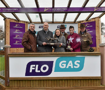 Outlander Outstrips the Competition in Flogas Novice Chase